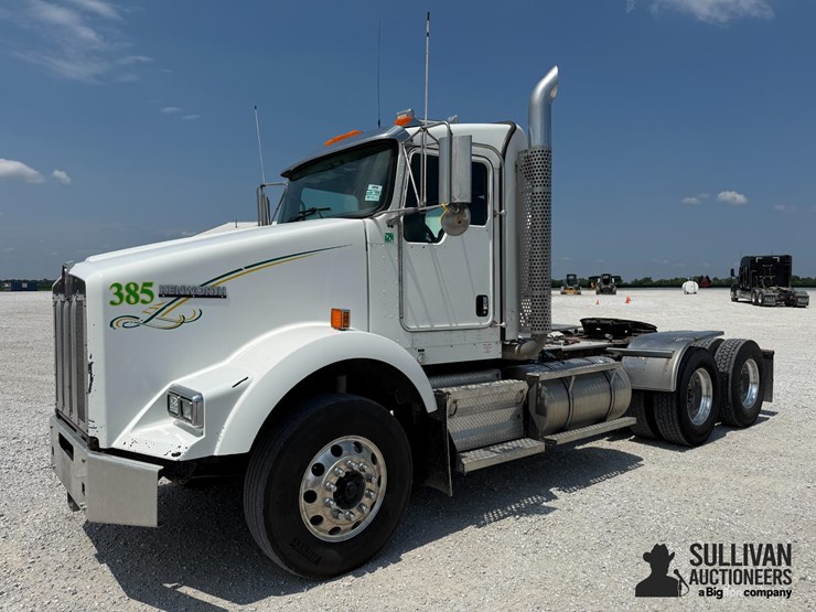 2010-kenworth-t800-image-1