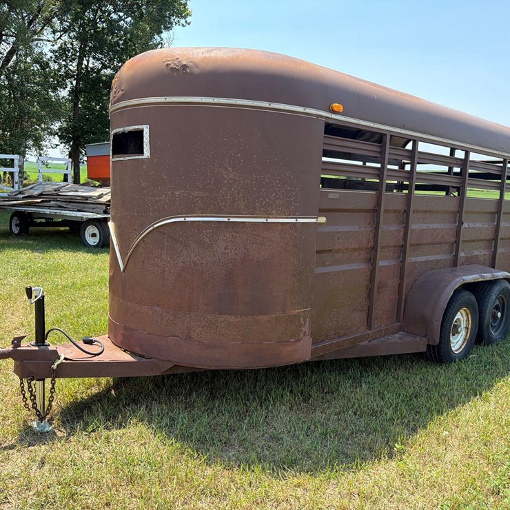 1984 Circle J 6ft x 16ft Bumper Hitch Livestock Trailer