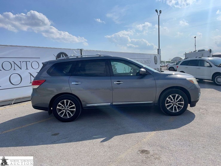 2015-nissan-pathfinder-image-4