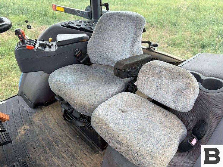 2007-new-holland-tg305-image-85