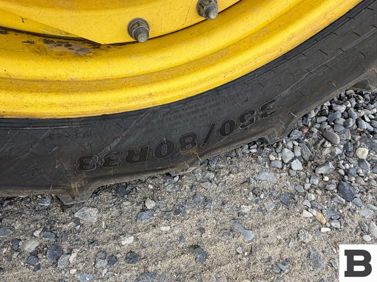 2014-john-deere-8345r-image-35