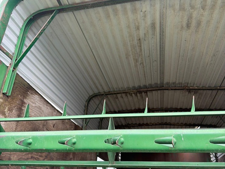 badger-18ft-front-unload-silage-wagon-image-25