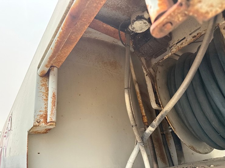 2004-international-durastar-4300-image-30