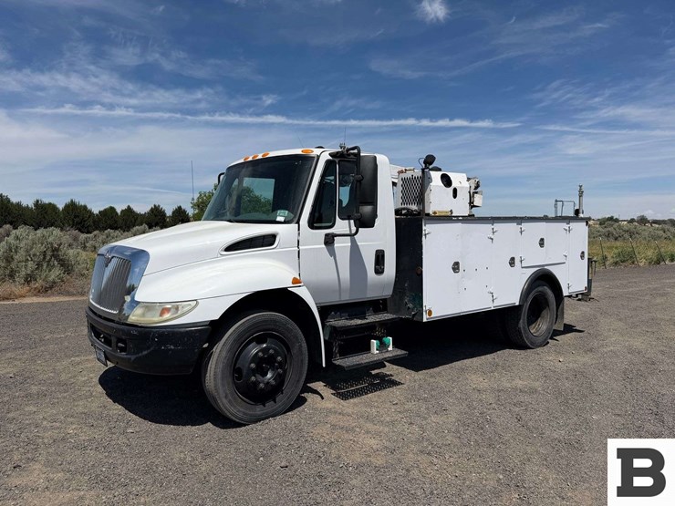 2003-international-durastar-4200-image-1