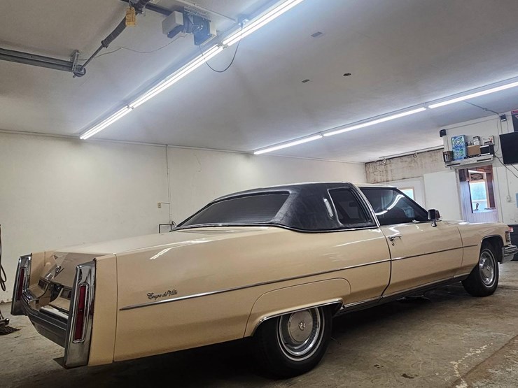 1976-cadillac-coupe-deville-image-21