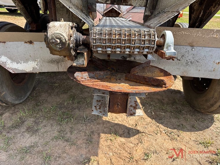 simonsen-8'-pull-type-fertilizer-spreader-image-17