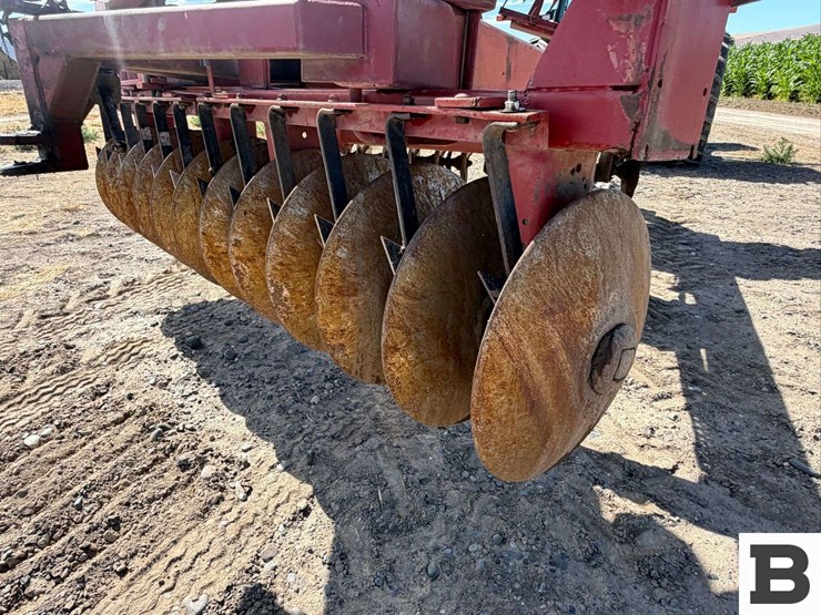 case-ih-770-image-23