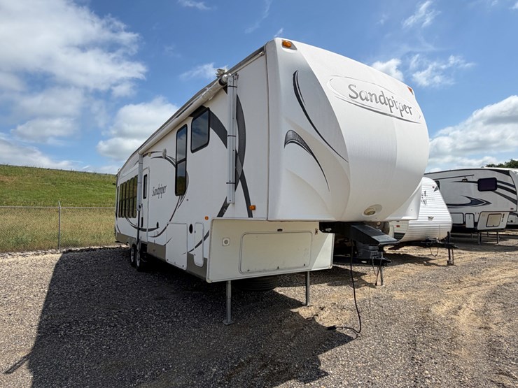 2010-forest-river-sandpiper-fifth-wheel-camper-image-3