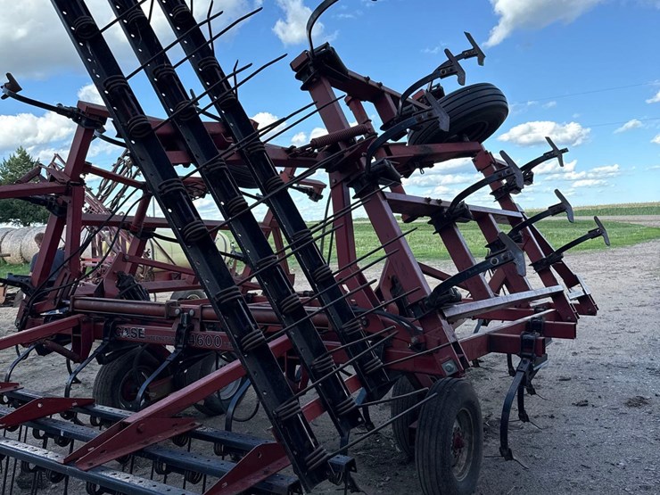 case-ih-4600-image-3