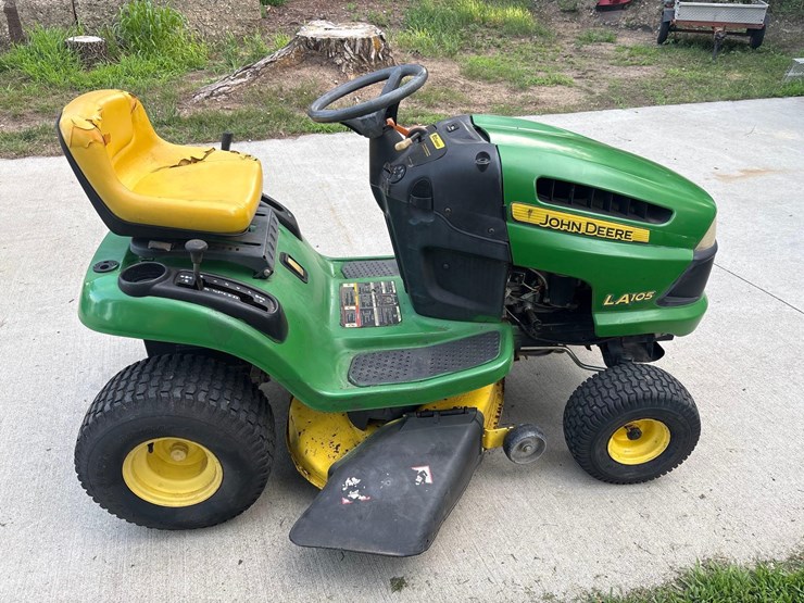 john-deere-la-image-1