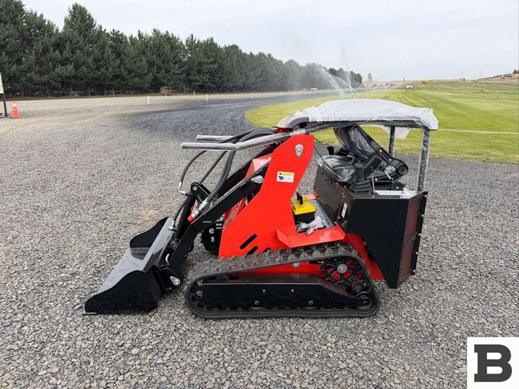 2026-sdlanch-ssl580-mini-skid-steer-image-2