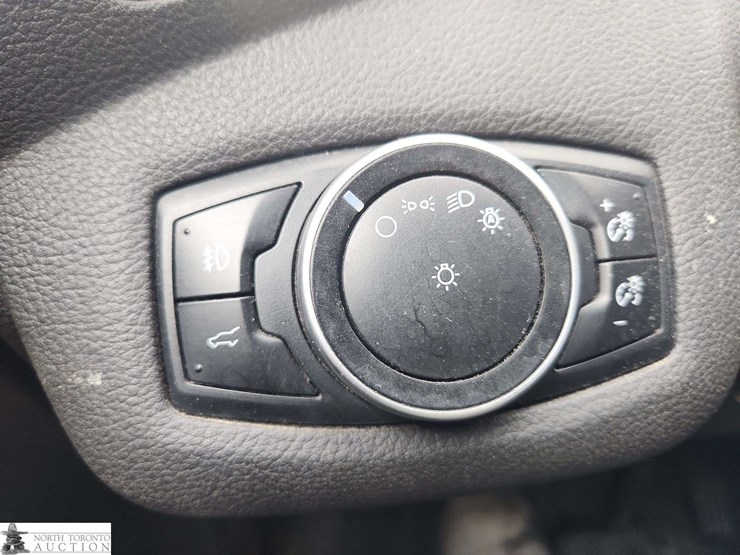 2017-ford-escape-image-36