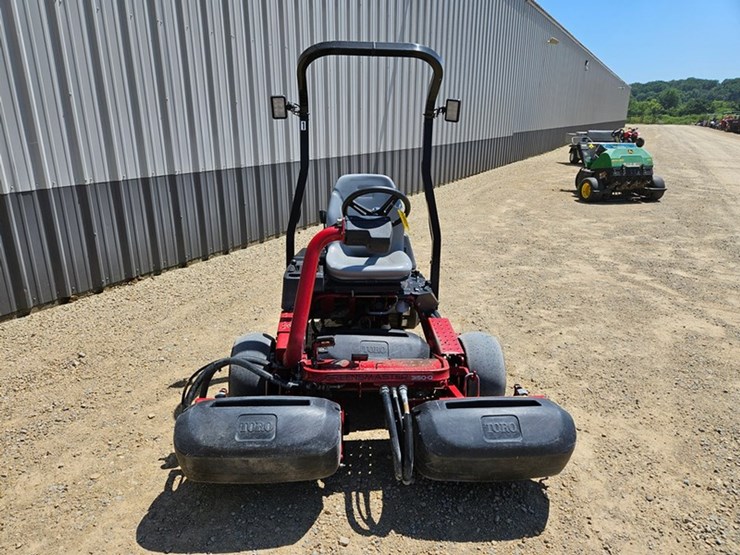 2016-toro-greensmaster-3150-image-8