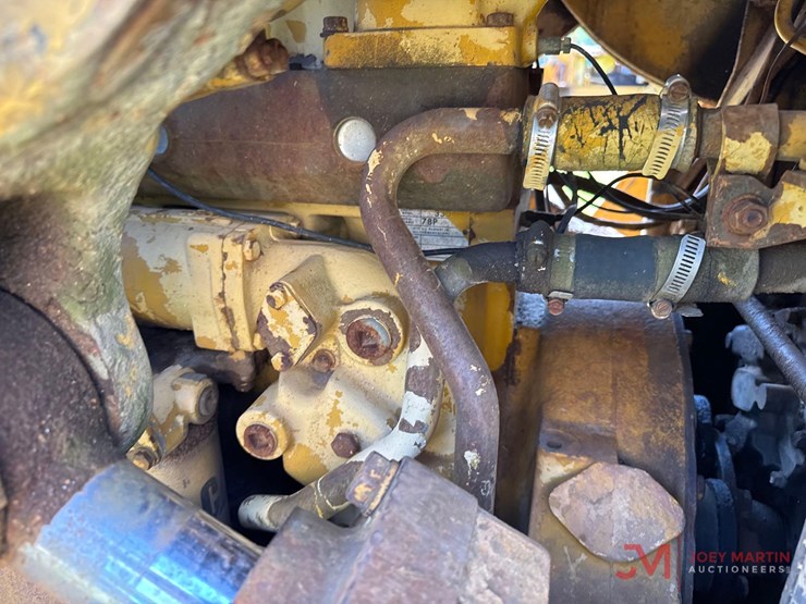 caterpillar-941-image-23