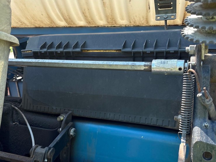 kinze-2210-image-44