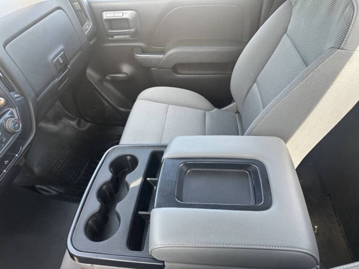 2018-chevrolet-silverado-2500hd-image-12
