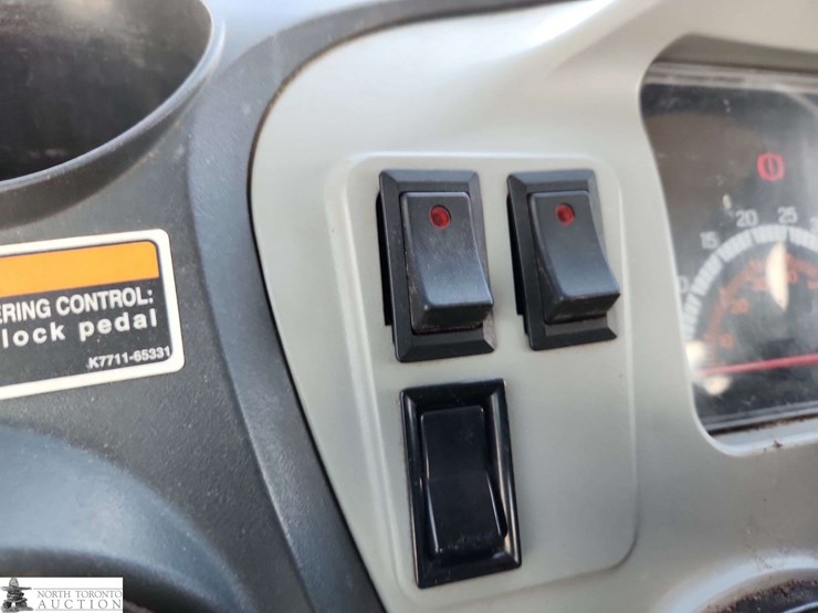 2012-kubota-rtv1100-image-22