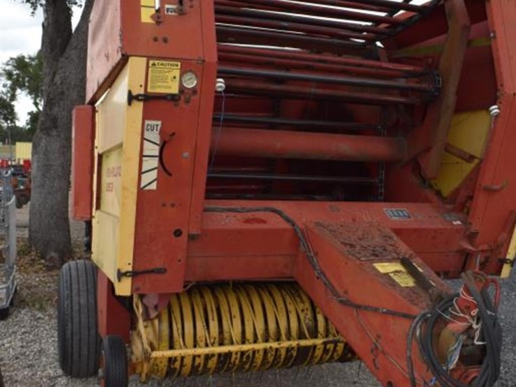 new-holland-853-image-5