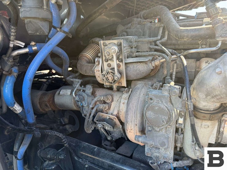 2016-peterbilt-579-image-48