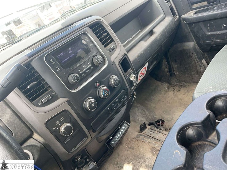 2016-dodge-3500-image-12