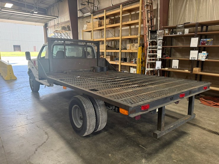 #2079-•-1997-ford-super-duty-flatbed-truck-image-3
