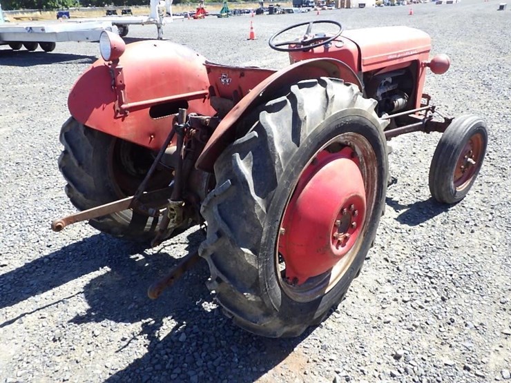 massey-ferguson-mf35-tractor-image-5