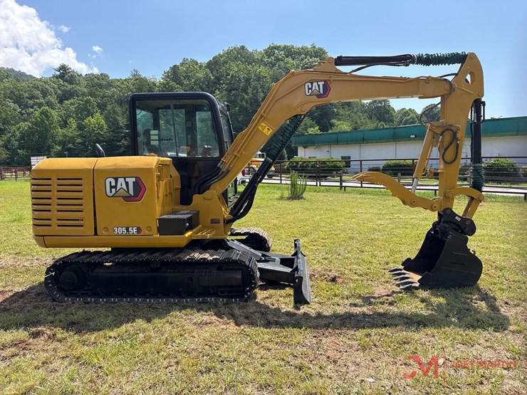 caterpillar-305.5e2-image-5