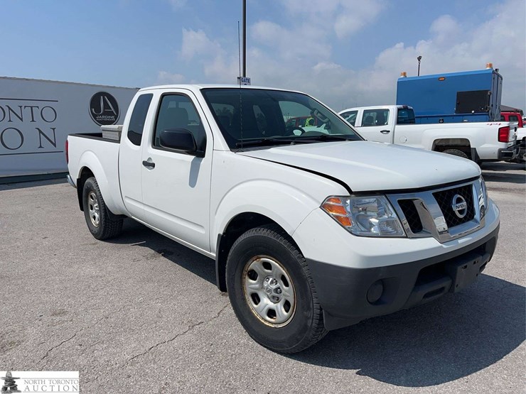 2013-nissan-frontier-image-3