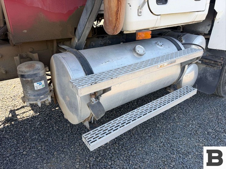 2002-mack-ch613-image-14