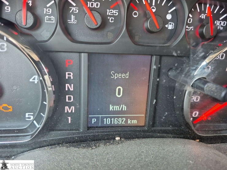 2015-chevrolet-silverado-3500hd-image-15