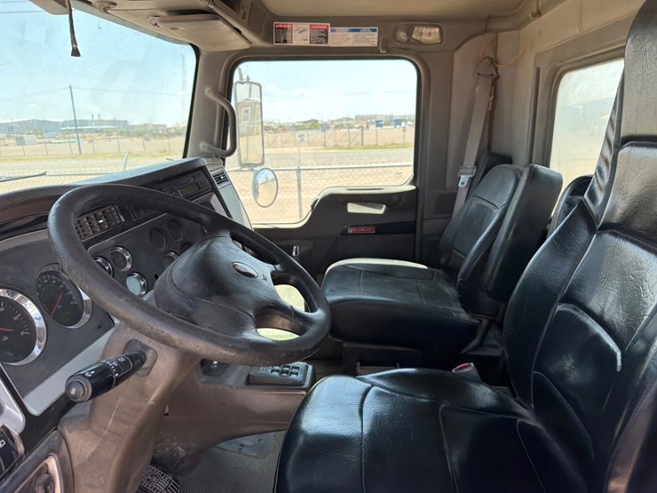 2007-kenworth-t800-image-13