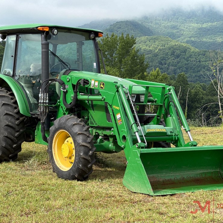JOHN DEERE 5085E