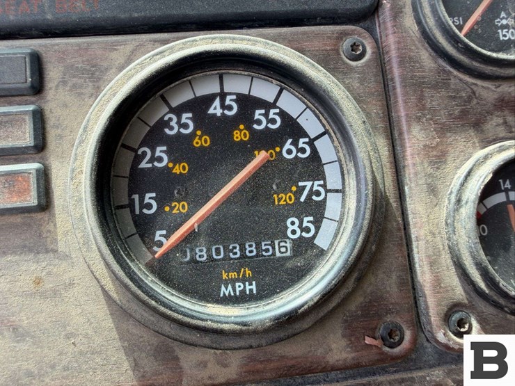1997-freightliner-flb-high-coe-tractor-truck-image-45