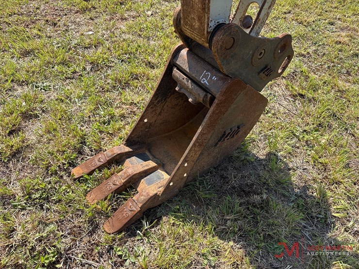 takeuchi-tb230-image-14