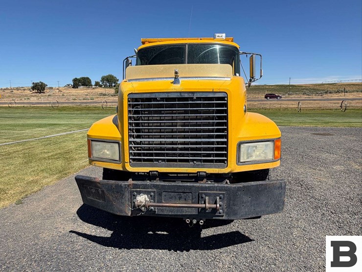 2001-mack-cl713-image-9