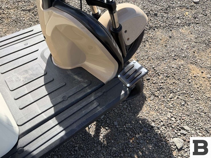 2026-sdlanch-irgc40-mini-golf-cart-image-11