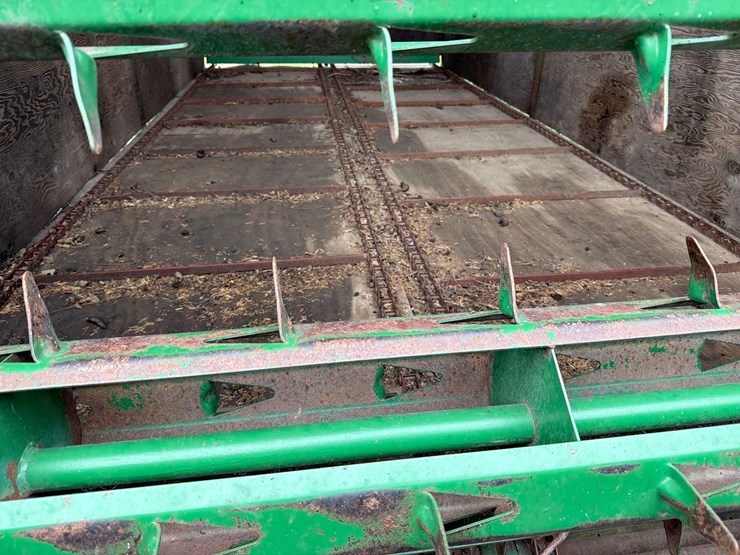 badger-18ft-front-unload-silage-wagon-image-21