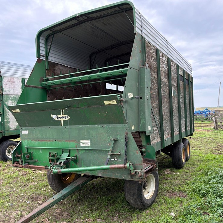 Badger 18ft Front Unload Silage Wagon