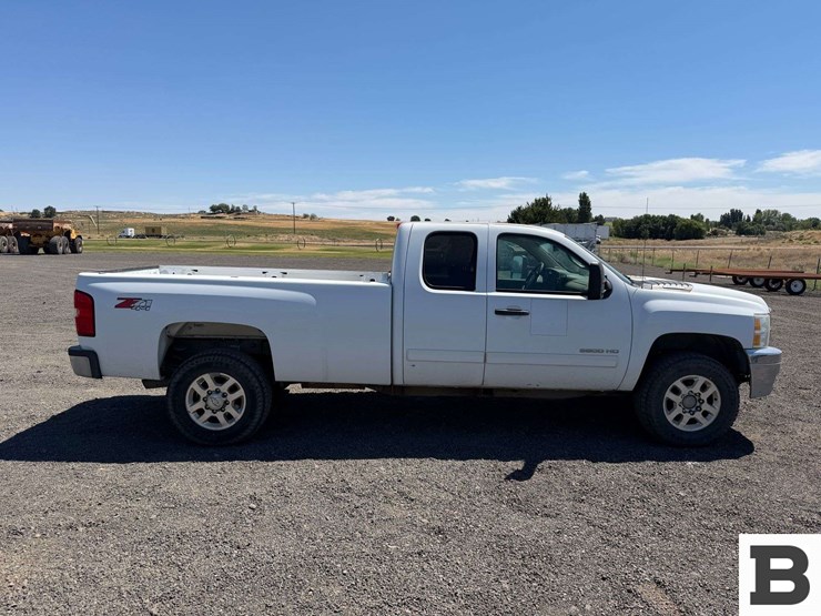 2013-chevrolet-silverado-3500-image-7