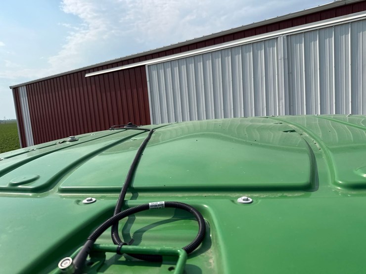 2013-john-deere-8235r-image-84