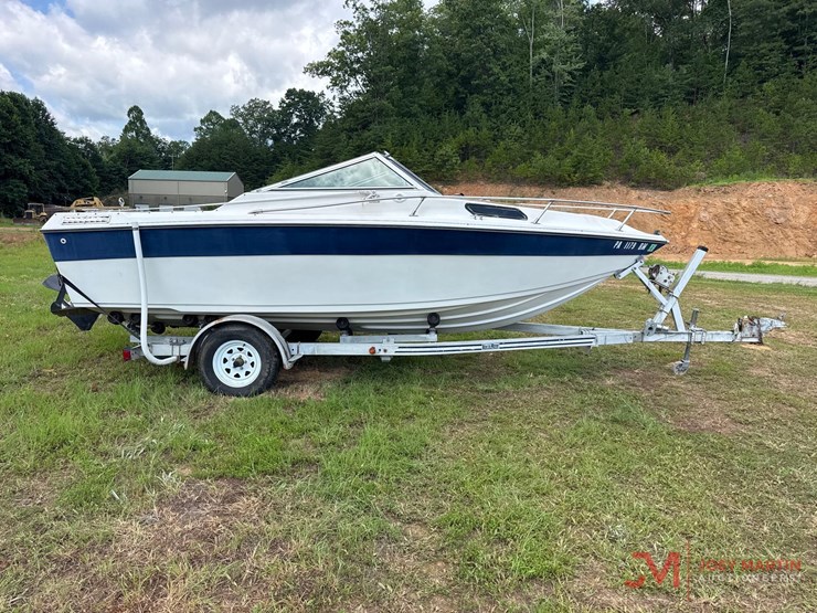 calaic-19'-cuddy-cabin-boat-image-2