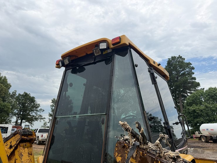 2006-caterpillar-420d-image-45