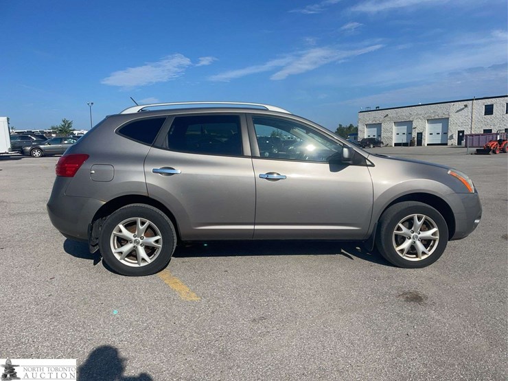 2010-nissan-rogue-image-4