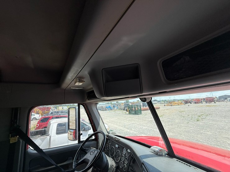#47453-•-inop-2007-freightliner-columbia-t/a-truck-tractor-1fuja6cy07lx38975-inv#-47453-image-5