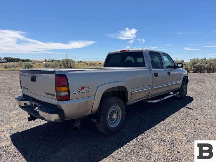2002-chevrolet-silverado-2500hd-image-7