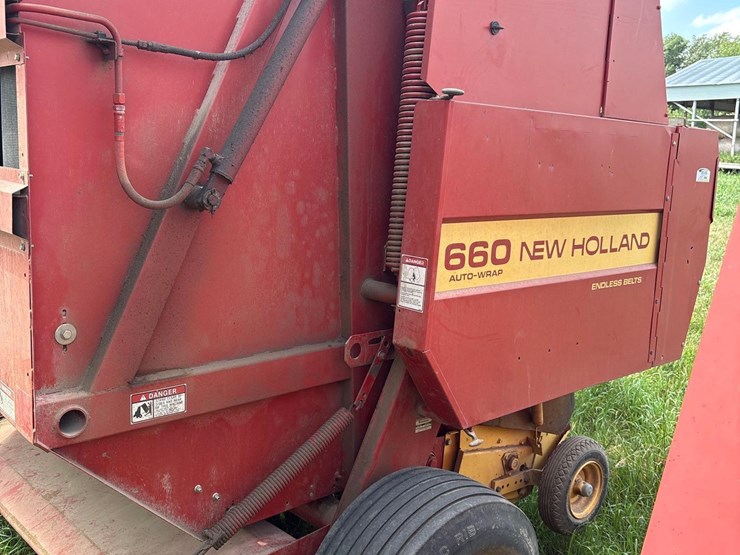 new-holland-660-image-5