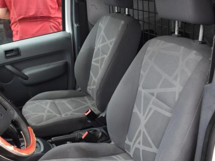 2010-ford-transit-image-10
