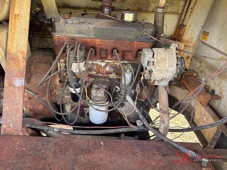 ingersoll-rand-175-towable-air-compressor-image-11