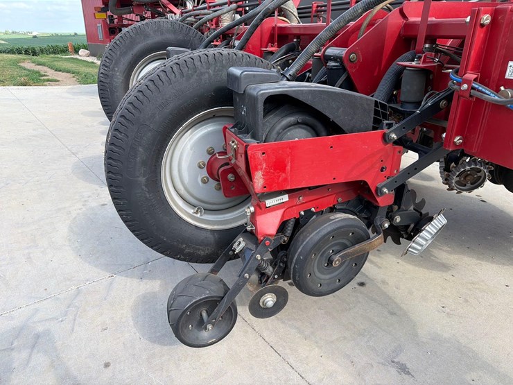 2012-case-ih-1250-image-33