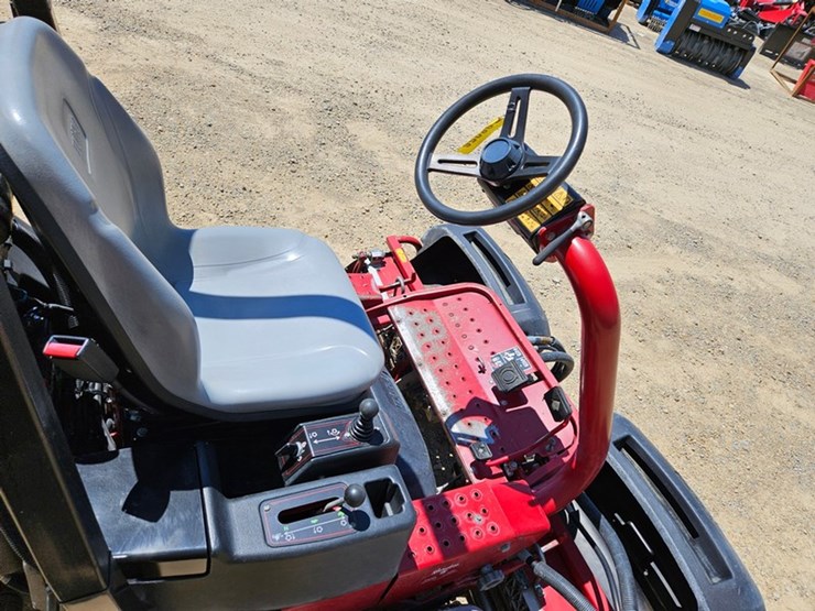 2016-toro-greensmaster-3150-image-23